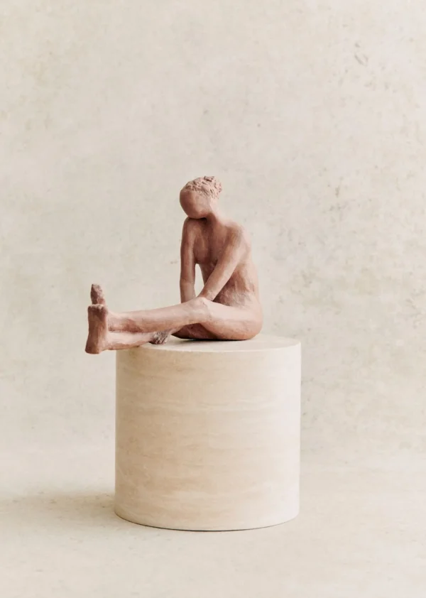 Sculpture Guénolée Courcoux - Femme Jambes Allongées Grand Modèle-Sezane Cheap