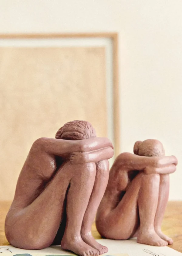 Sculpture Guénolée Courcoux - Femme Assise Grand Modèle-Sezane Shop