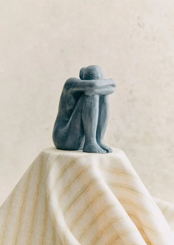 Sculpture Guénolée Courcoux - Femme Assise Petit Modèle-Sezane Sale