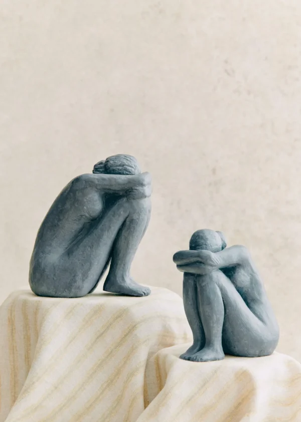 Sculpture Guénolée Courcoux - Femme Assise Petit Modèle-Sezane Sale