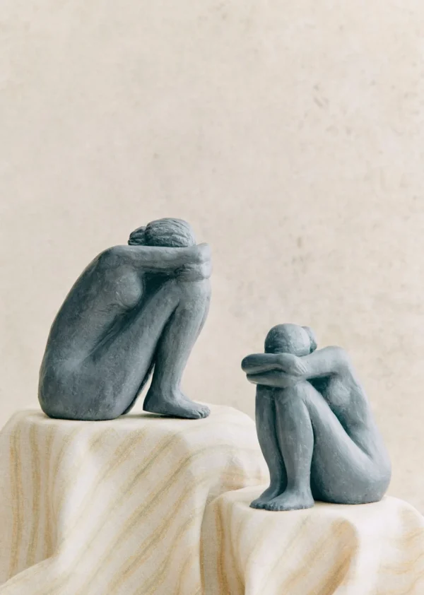 Sculpture Guénolée Courcoux - Femme Assise Grand Modèle-Sezane Shop
